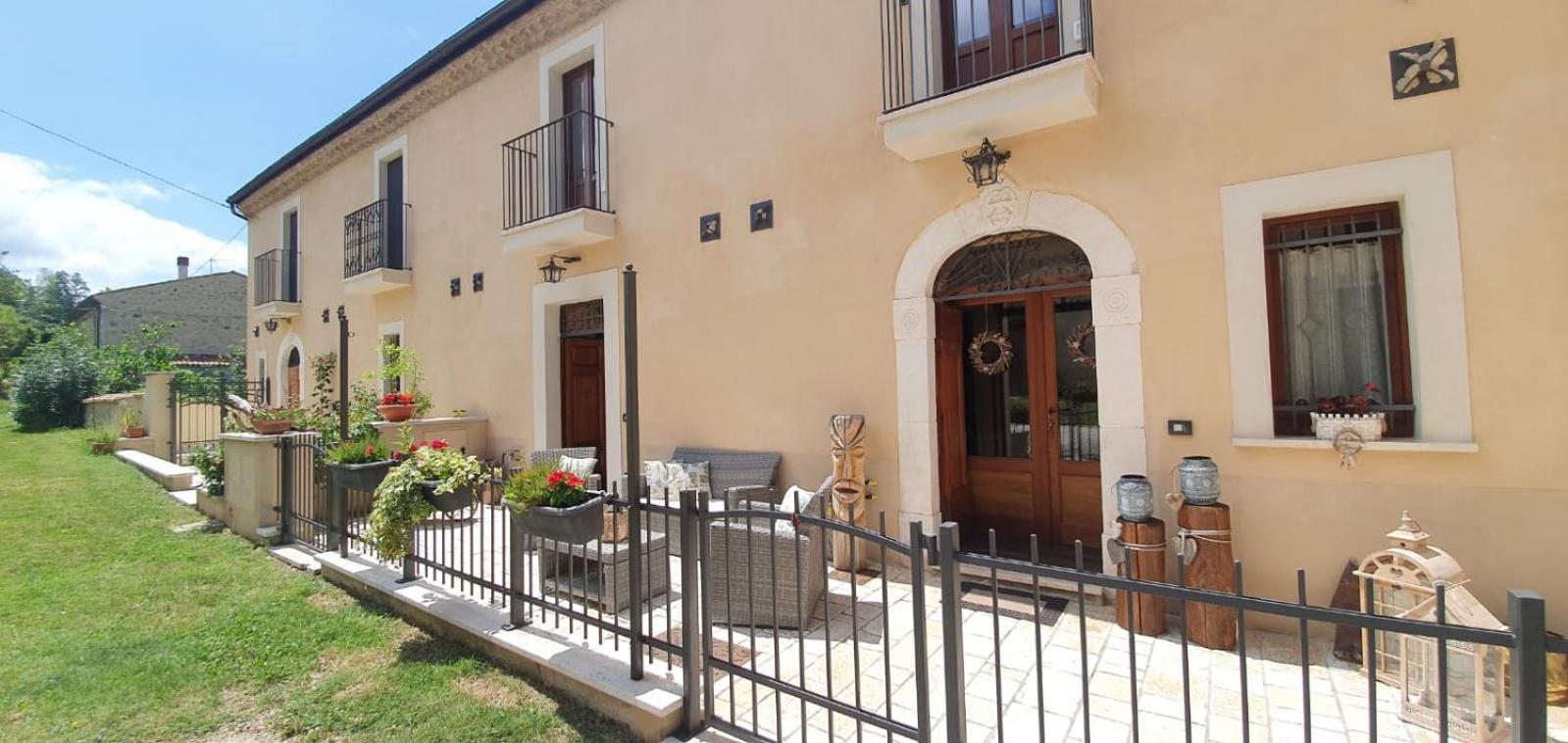 Dimora Dei Baldi - Rooms & Relax Fagnano Alto Exterior foto